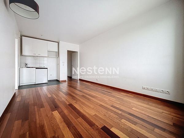 ISSY LES MOULINEAUX - FORT D'ISSY - A vendre un appartement 2 pièces au dernier étage avec une vue dégagée sans vis à vis