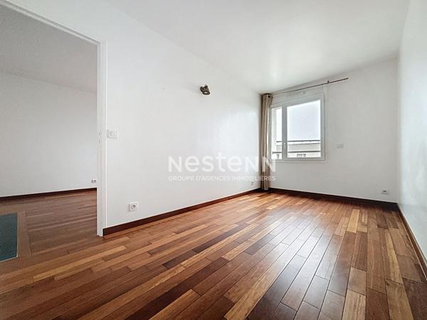 ISSY LES MOULINEAUX - FORT D'ISSY - A vendre un appartement 2 pièces au dernier étage avec une vue dégagée sans vis à vis