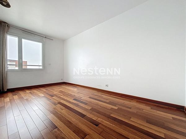 ISSY LES MOULINEAUX - FORT D'ISSY - A vendre un appartement 2 pièces au dernier étage avec une vue dégagée sans vis à vis