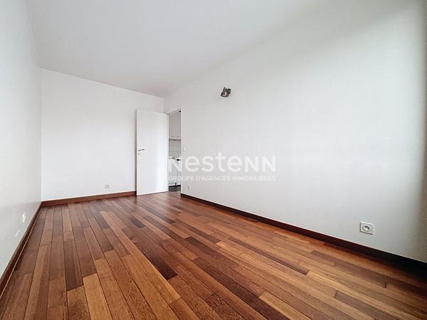 ISSY LES MOULINEAUX - FORT D'ISSY - A vendre un appartement 2 pièces au dernier étage avec une vue dégagée sans vis à vis