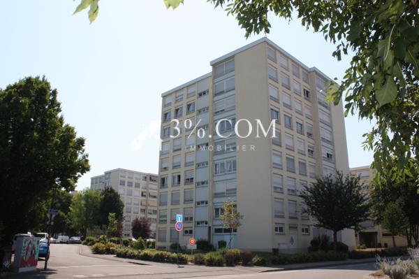 Appartement
                                                                                                                                                                                                                                                                                                                        4 pièce(s)                                                                                                                                                                                                          3 chambre(s)                                                                                                                                                                                                          84  m²