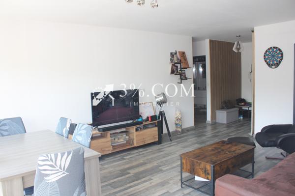 Appartement
                                                                                                                                                                                                                                                                                                                        4 pièce(s)                                                                                                                                                                                                          3 chambre(s)                                                                                                                                                                                                          84  m²