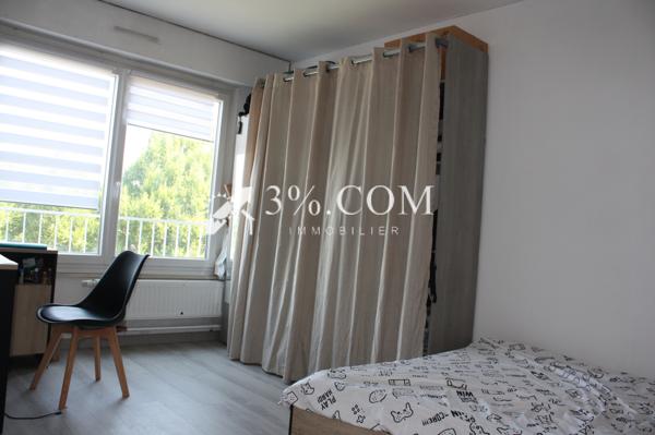 Appartement
                                                                                                                                                                                                                                                                                                                        4 pièce(s)                                                                                                                                                                                                          3 chambre(s)                                                                                                                                                                                                          84  m²
