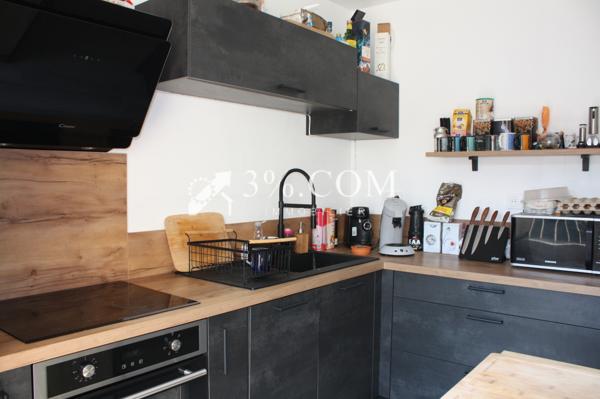Appartement
                                                                                                                                                                                                                                                                                                                        4 pièce(s)                                                                                                                                                                                                          3 chambre(s)                                                                                                                                                                                                          84  m²