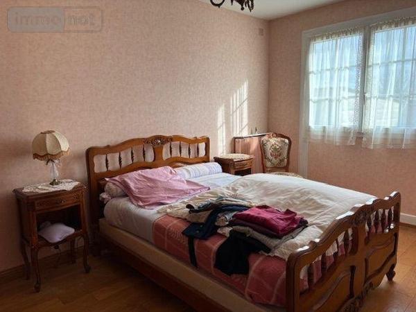 Maison individuelle à vendre à Rochechouart en Haute-Vienne (87600), ref : 14757/195