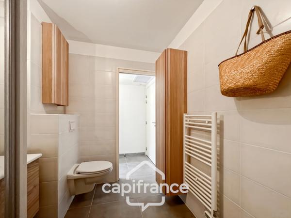 Appartement à vendre 1 pièces BORMES LES MIMOSAS (83), résidence standing, Terrasse sud + PARKING COUVERT + CAVE