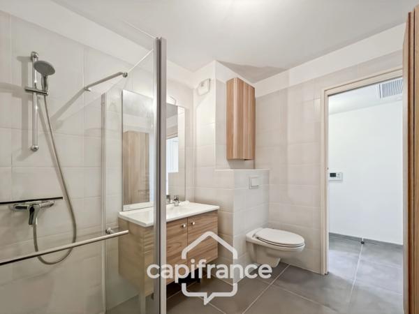 Appartement à vendre 1 pièces BORMES LES MIMOSAS (83), résidence standing, Terrasse sud + PARKING COUVERT + CAVE