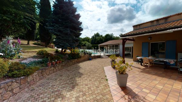 Vente Maison160 m² - 7 Pièces - BRESSUIRE (79300)