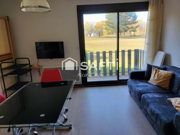 Studio de 26m² en rez de jardin avec petite terrasse donnant sur un jardin