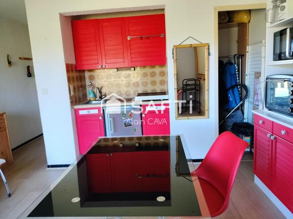 Studio de 26m² en rez de jardin avec petite terrasse donnant sur un jardin