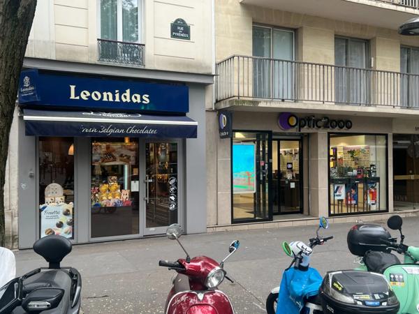 BEAU LOCAL COMMERCIAL DE 33M2 + CAVE ,VENDU LOUE , QUARTIER PYRENNEES JOURDAIN ,