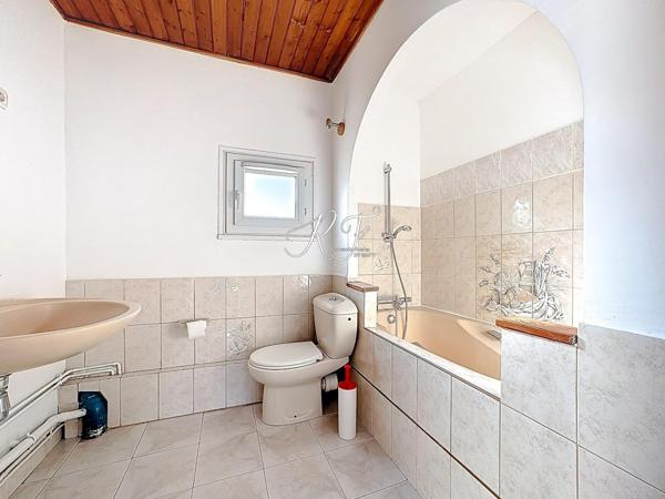 Maison avec 3 chambres, bureau et grand jardin