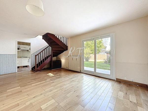 Maison avec 3 chambres, bureau et grand jardin