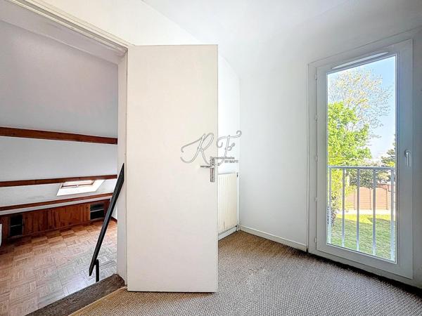 Maison avec 3 chambres, bureau et grand jardin