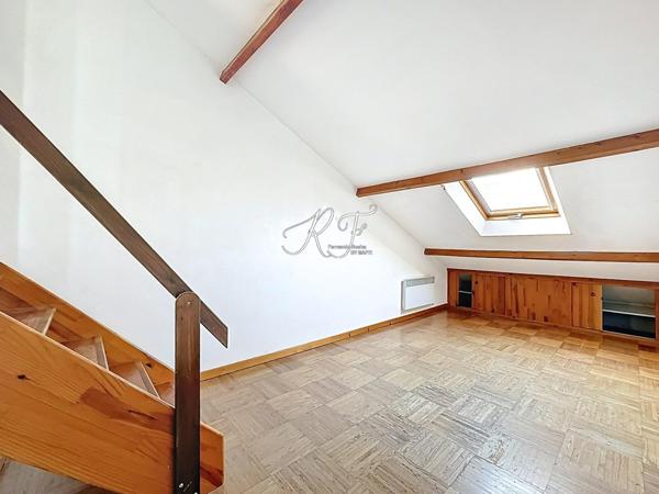 Maison avec 3 chambres, bureau et grand jardin