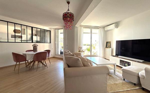 Appartement à vendre    4 pièces • 84,88 m2 Marseille 9