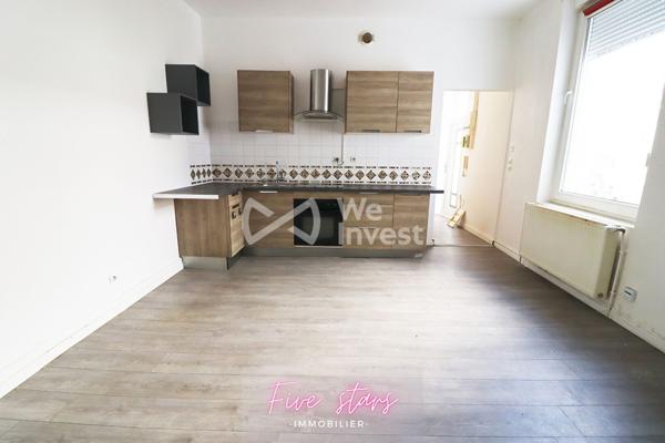 immeuble 4 appartements libres et une maison