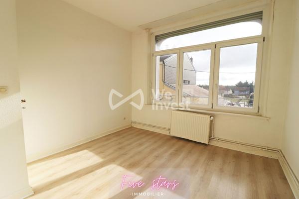 immeuble 4 appartements libres et une maison