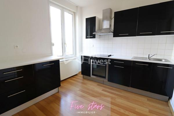 immeuble 4 appartements libres et une maison