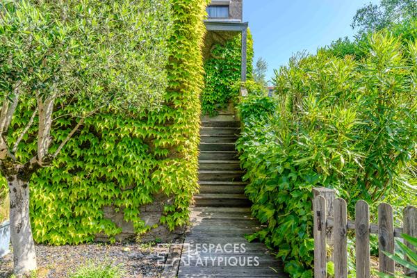 Maison familiale en pierre, terrasses, écrin de verdure à deux pas de Nantes