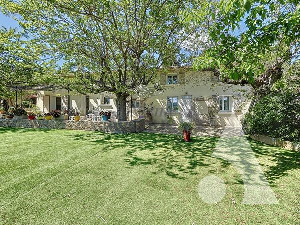 Maison 10 pièces 251 m2