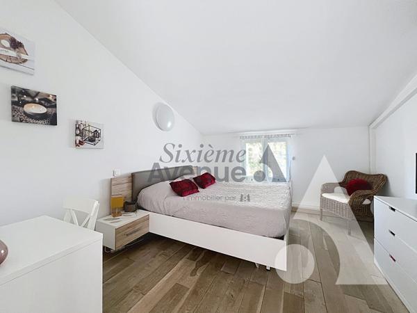 Maison 10 pièces 251 m2