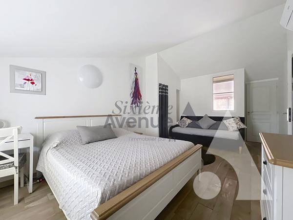 Maison 10 pièces 251 m2