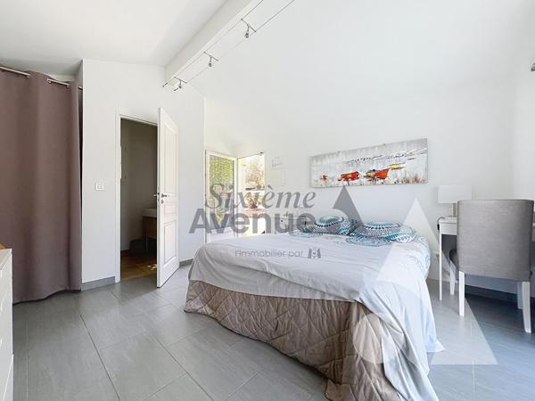 Maison 10 pièces 251 m2