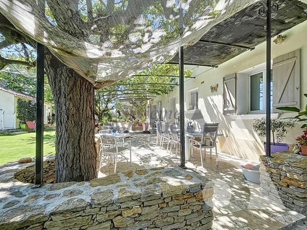 Maison 10 pièces 251 m2
