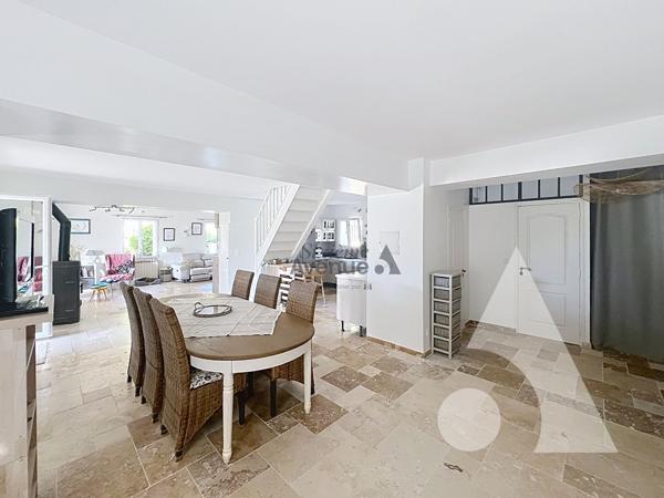Maison 10 pièces 251 m2