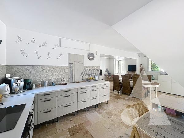 Maison 10 pièces 251 m2