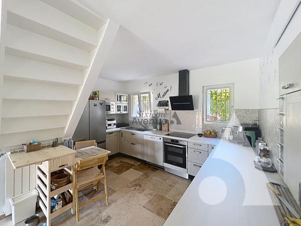 Maison 10 pièces 251 m2