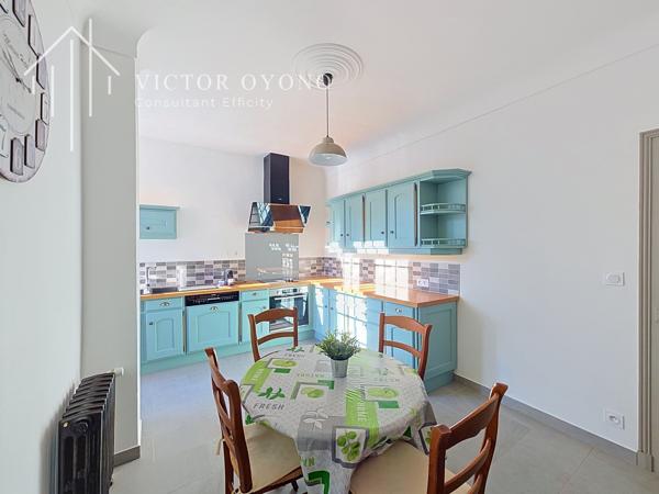 Appartement
         5 pièces
        - 132 m² 267 000 € *