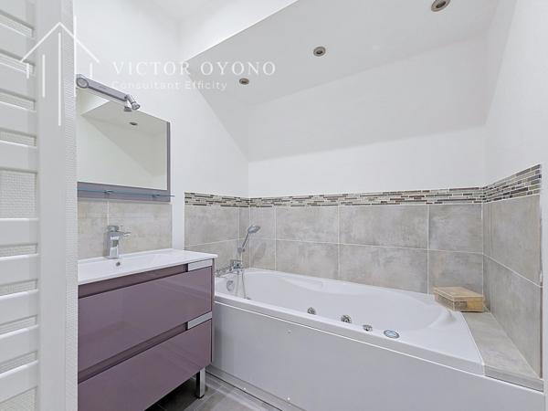 Appartement
         5 pièces
        - 132 m² 267 000 € *