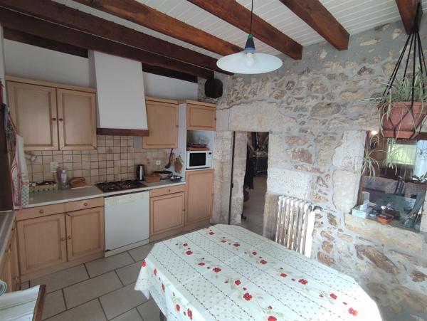Charmante Maison en pierres avec dépendances