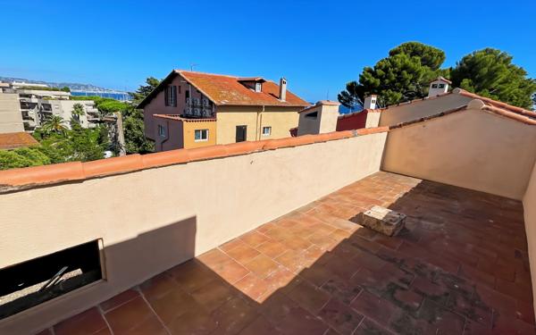 Appartement à vendre    4 pièces • 80 m2 Mandelieu-la-Napoule