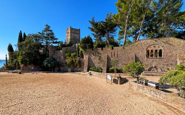 Appartement à vendre    4 pièces • 80 m2 Mandelieu-la-Napoule