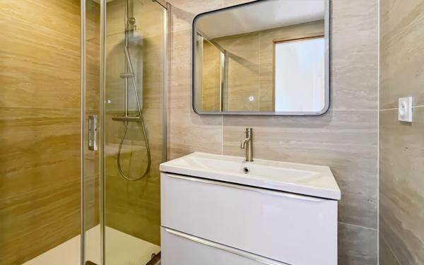 Appartement à vendre    4 pièces • 80 m2 Mandelieu-la-Napoule