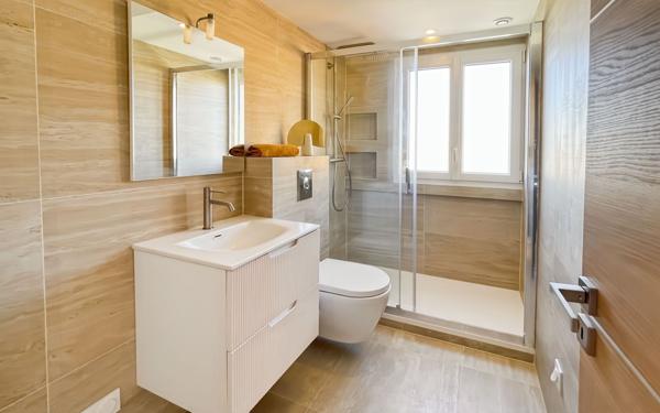 Appartement à vendre    4 pièces • 80 m2 Mandelieu-la-Napoule