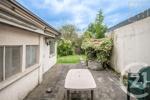 Maison à vendre  6 pièces - 102,74 m 2   HAUTMONT  - 59