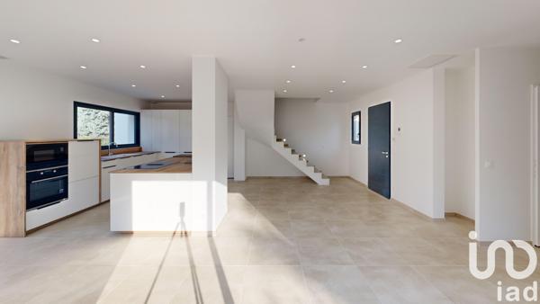 Maison à vendre 5 pièces 108 m² Eyguières