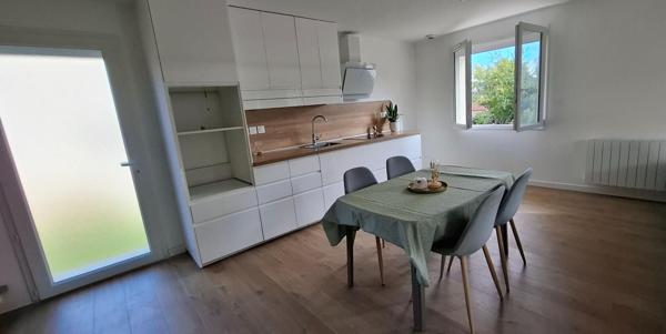 Maison Centre Village Saint Etienne Du Bois 5 pièce(s) 115 m2