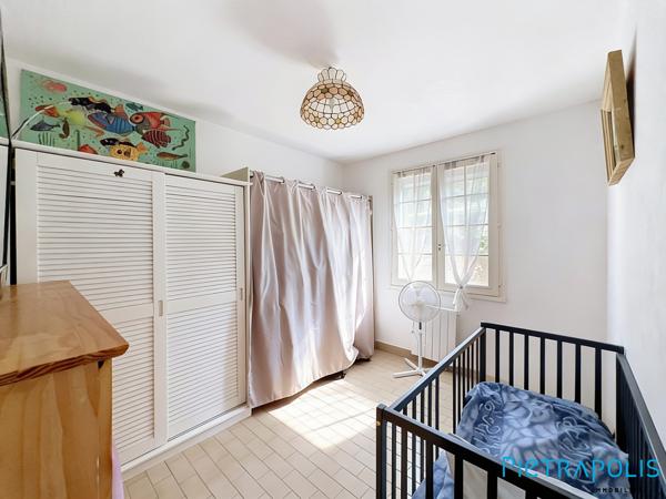EXCLUSIVITÉ - BÉDARIEUX - Sur les hauteurs : sur un terrain arboré de 1 795 m², Maison T5 totalisant 182 m², garage