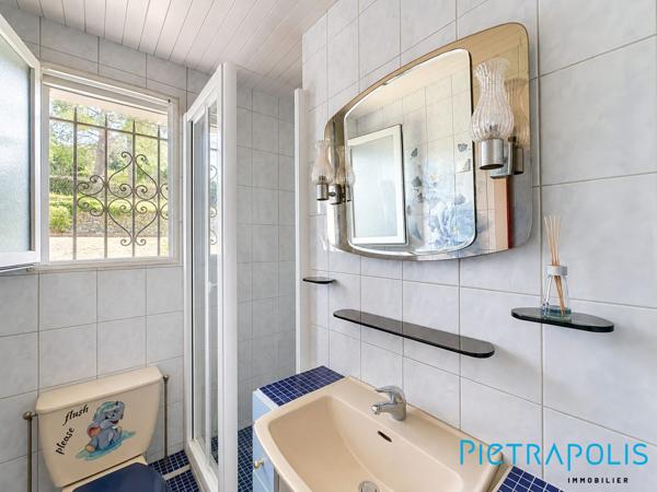 EXCLUSIVITÉ - BÉDARIEUX - Sur les hauteurs : sur un terrain arboré de 1 795 m², Maison T5 totalisant 182 m², garage