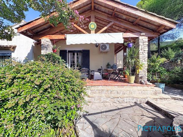 EXCLUSIVITÉ - BÉDARIEUX - Sur les hauteurs : sur un terrain arboré de 1 795 m², Maison T5 totalisant 182 m², garage