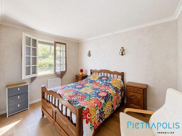 EXCLUSIVITÉ - BÉDARIEUX - Sur les hauteurs : sur un terrain arboré de 1 795 m², Maison T5 totalisant 182 m², garage