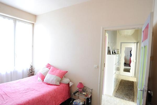 T4 1ER ETAGE LA ROCHELLE CAVE COUR