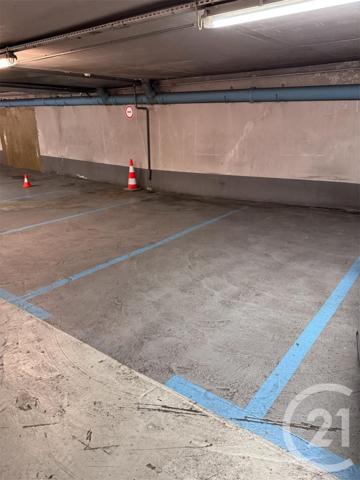 Parking à vendre  12 m2 PARIS - 75018