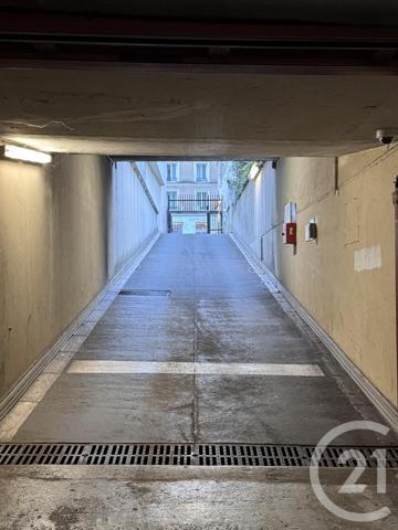 Parking à vendre  12 m2 PARIS - 75018