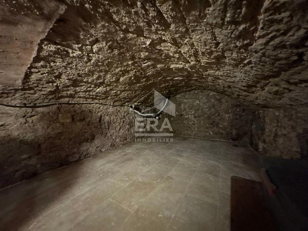 A LOUER 13650 MEYRARGUES APPARTEMENT MEUBLÉ  TYPE 3 PIÈCES AVEC CAVE